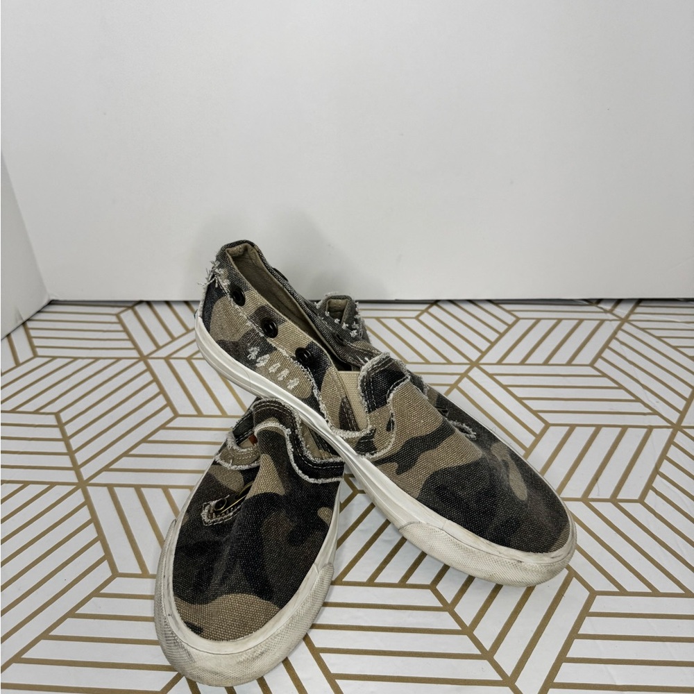 Blowfish Malibu Mariachi slip ons